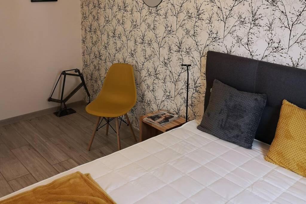 The Yellow Apartment Гданськ Екстер'єр фото